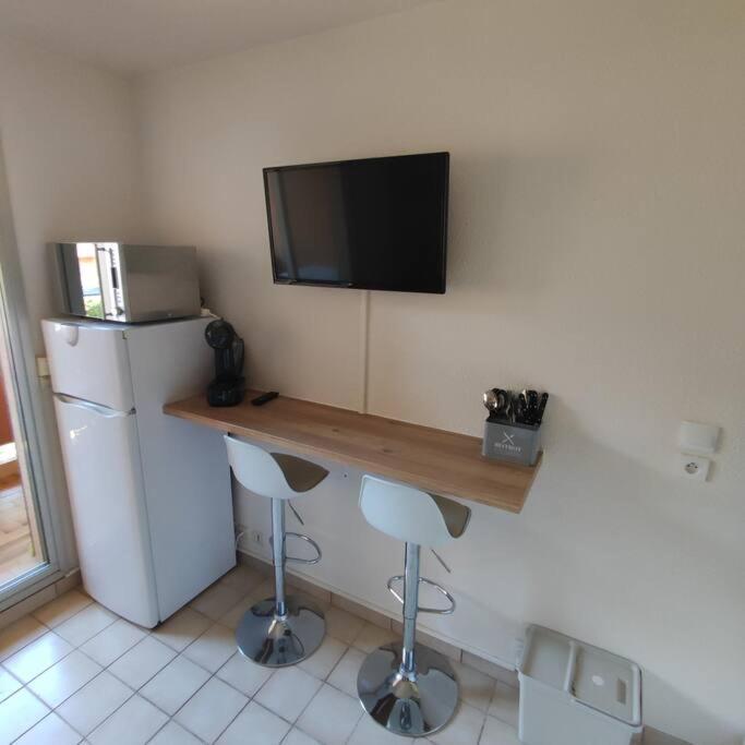 Studio Cabine Quatre Couchages Classe 2 Etoiles Bormes-les-Mimosas Exterior foto
